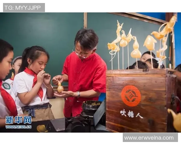 足球明星现场观赏传统技艺吹糖人展现非遗魅力与精彩瞬间